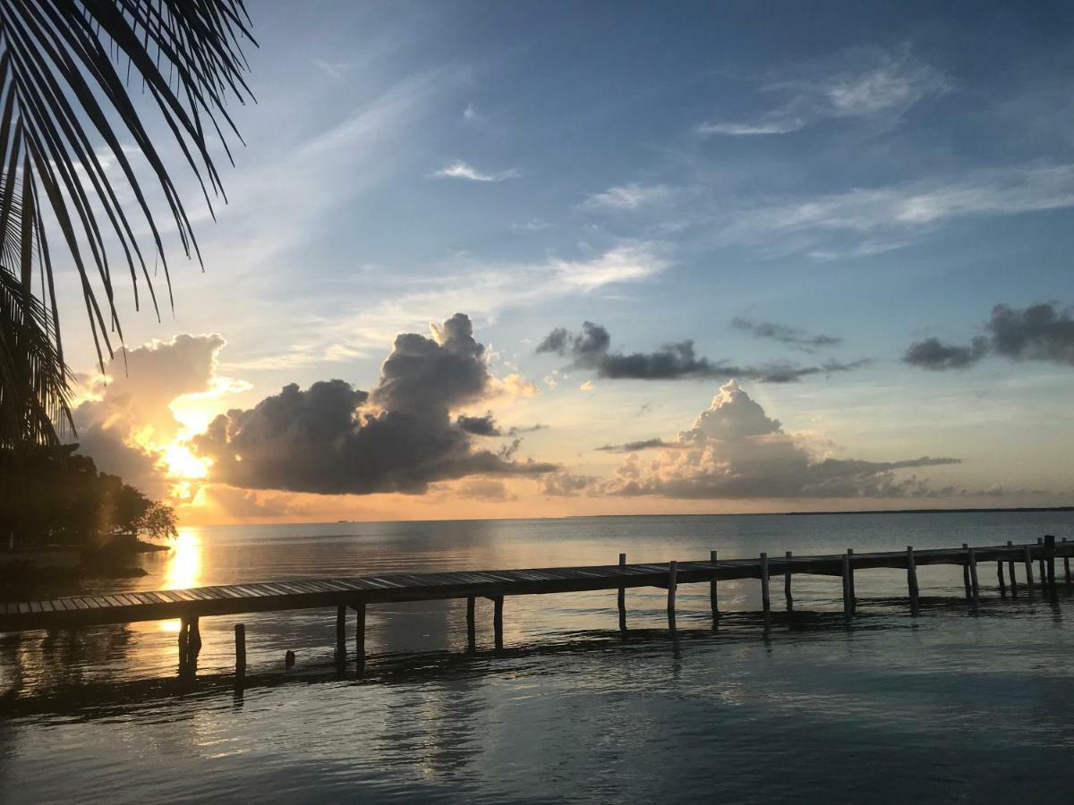 Tilt-Ta-Dock Resort Belize Corozal Exteriör bild